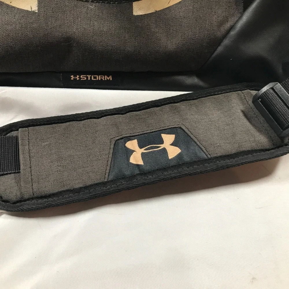 Under Armour‎ Storm Black Duffle Bag Shoulder Strap Handles Zip Close 18
